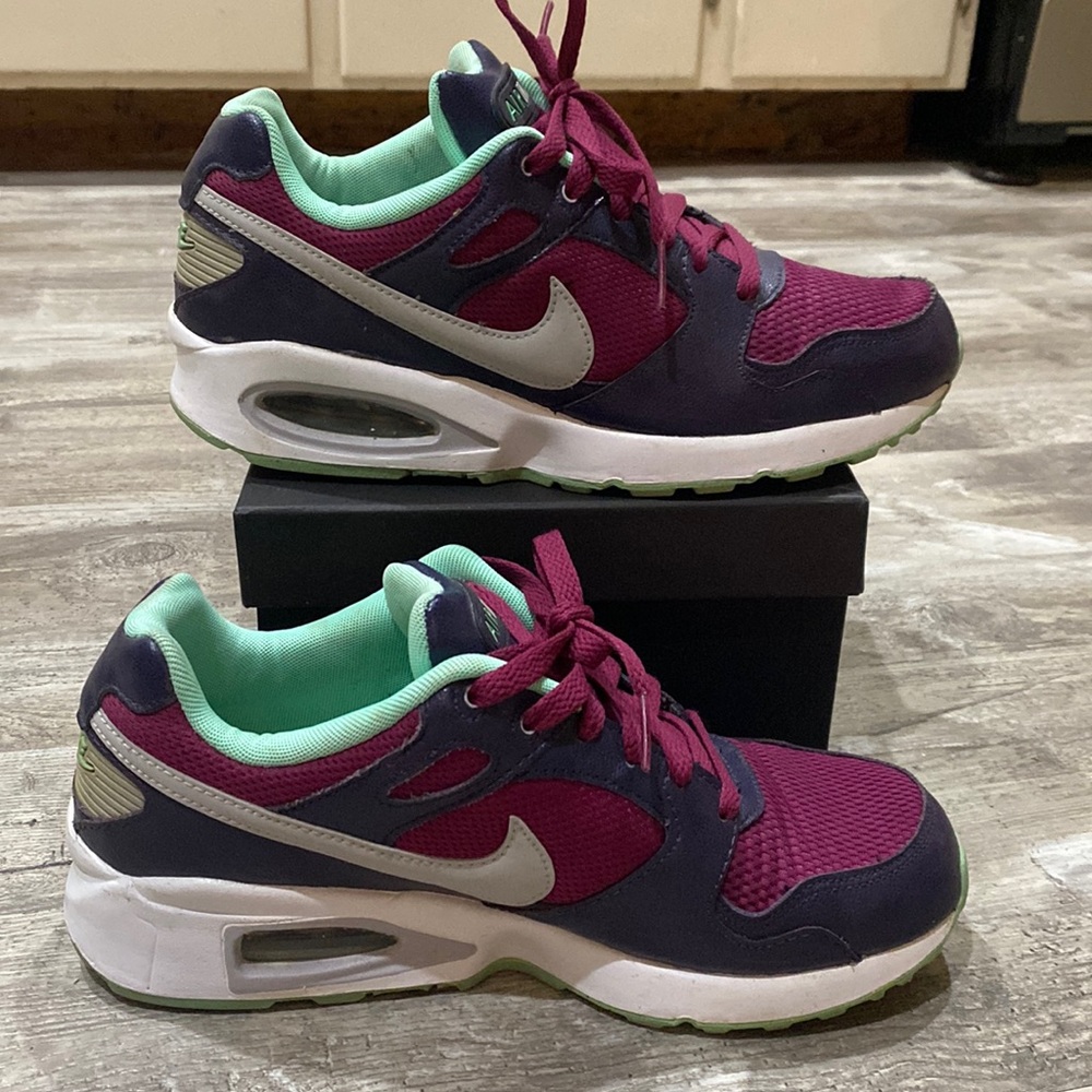 NIKE AIR MAX